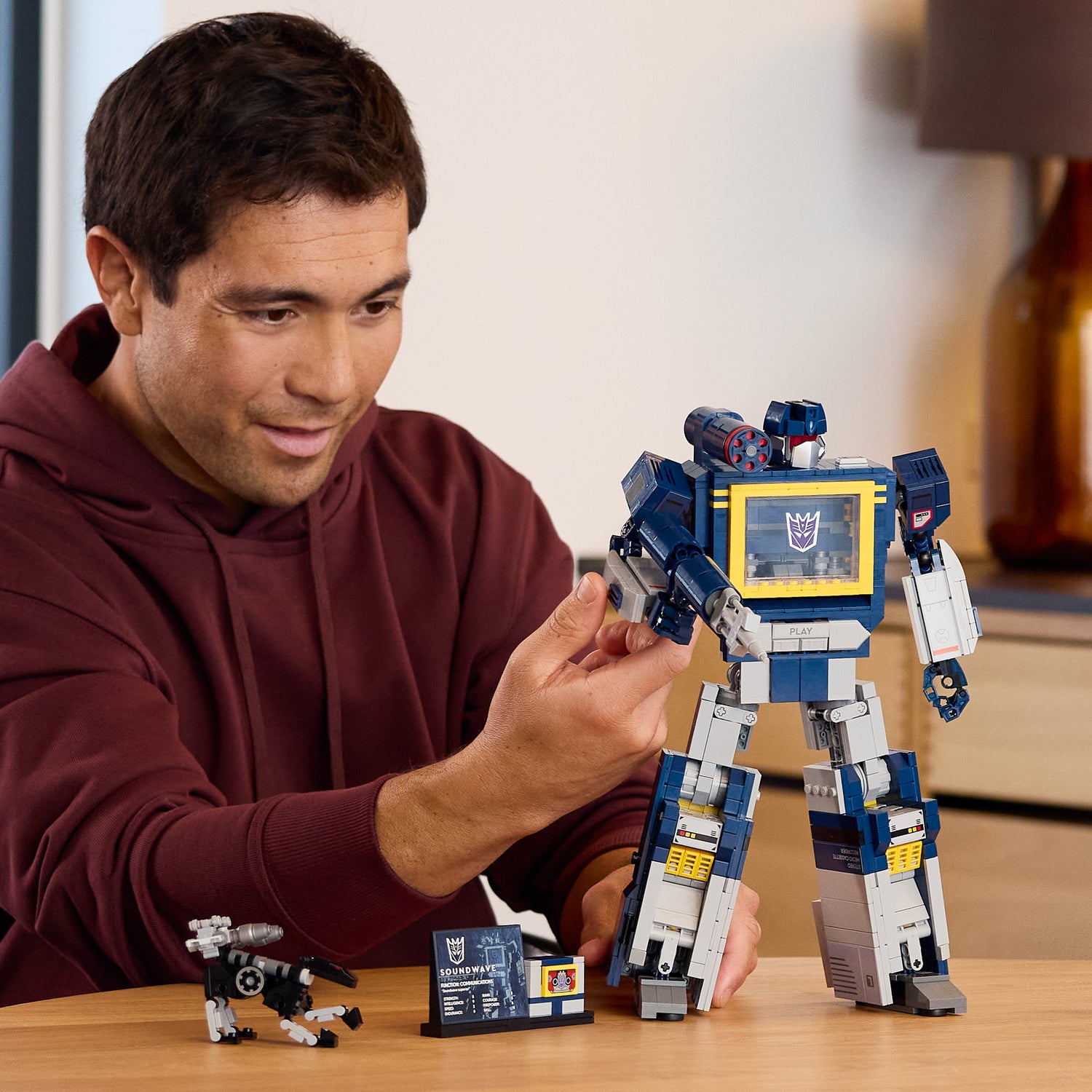 LEGO® - Icons - Transformers: Soundwave - Building Kit - 10358